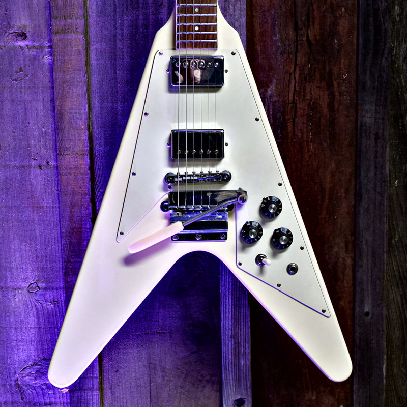 Gibson Flying V 1981 - Refinished Alpine White - KEITH HOLLAND GUITARS